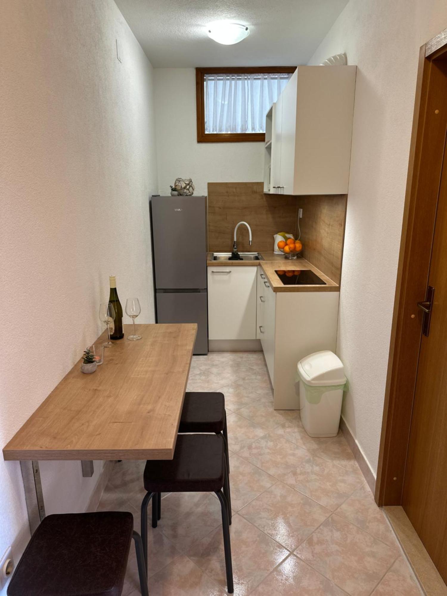 Apartmani Jurica I Ankica Brela Extérieur photo